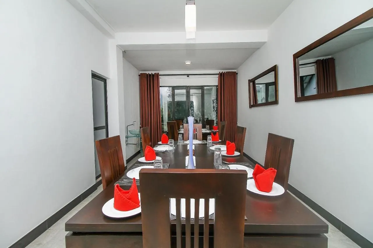 Delphin Hotel Nuwara Eliya 3*,